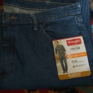 Wrangler Relaxed Fit Jeans